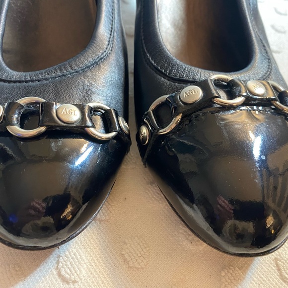 ATTILIO GIUSTI LEOMBRUNI Black Spectator Heel with Silver Toe Embellishments - Picture 11 of 16